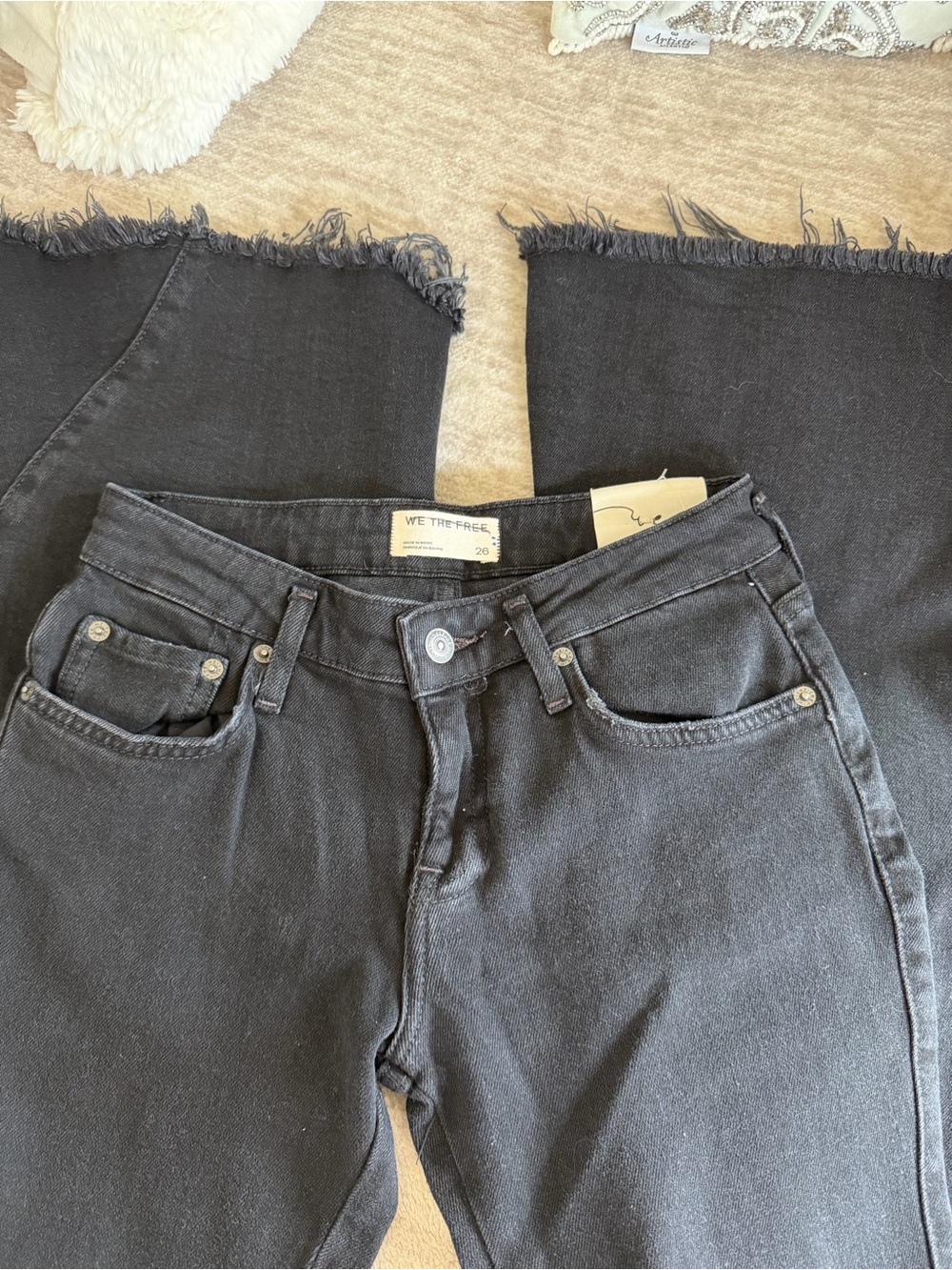 36. We The Free Emre Low-Rise
Flare Jeans 26 & 27 - Picture 15 of 16